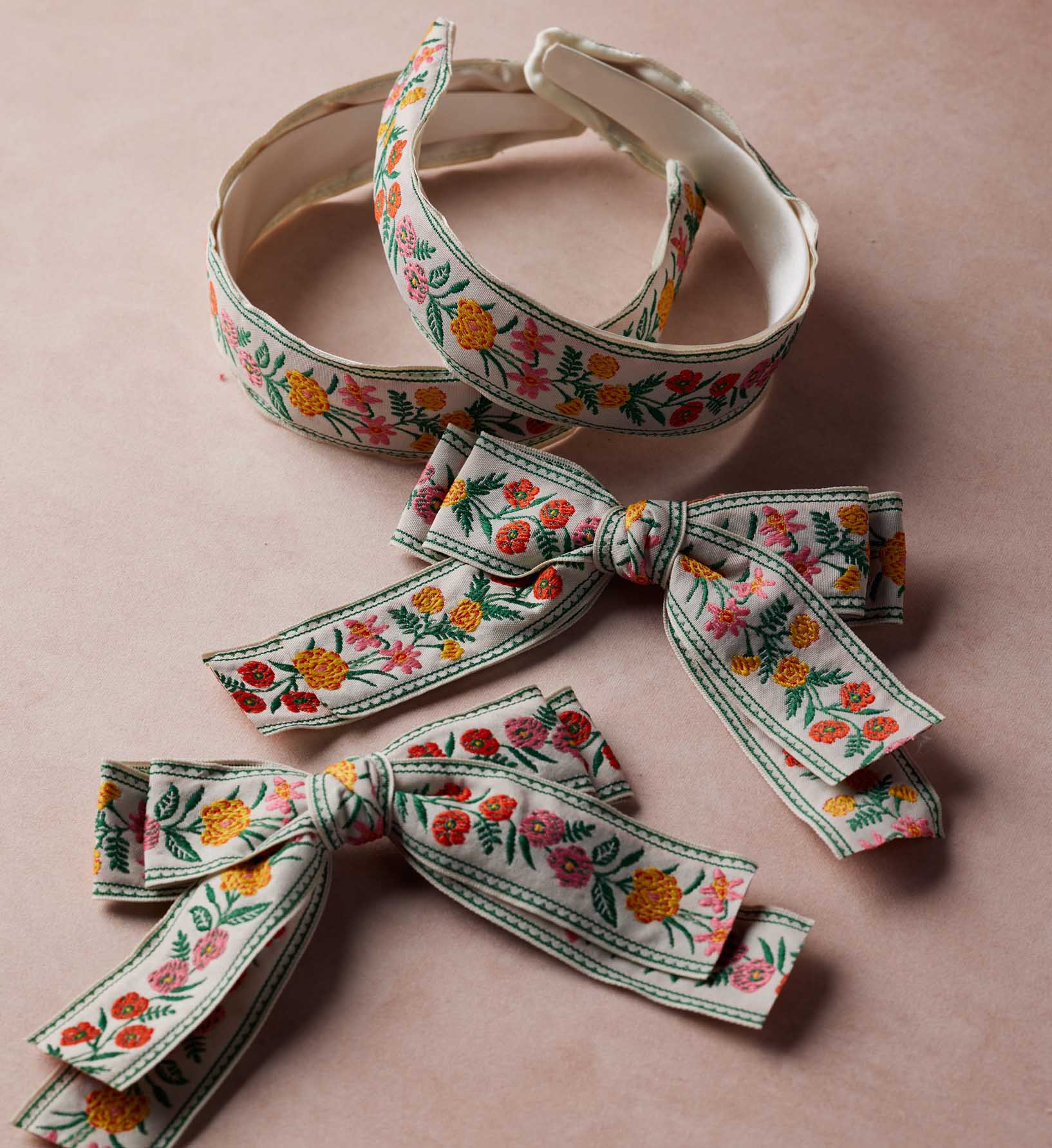 Bow Clip - Garden Study