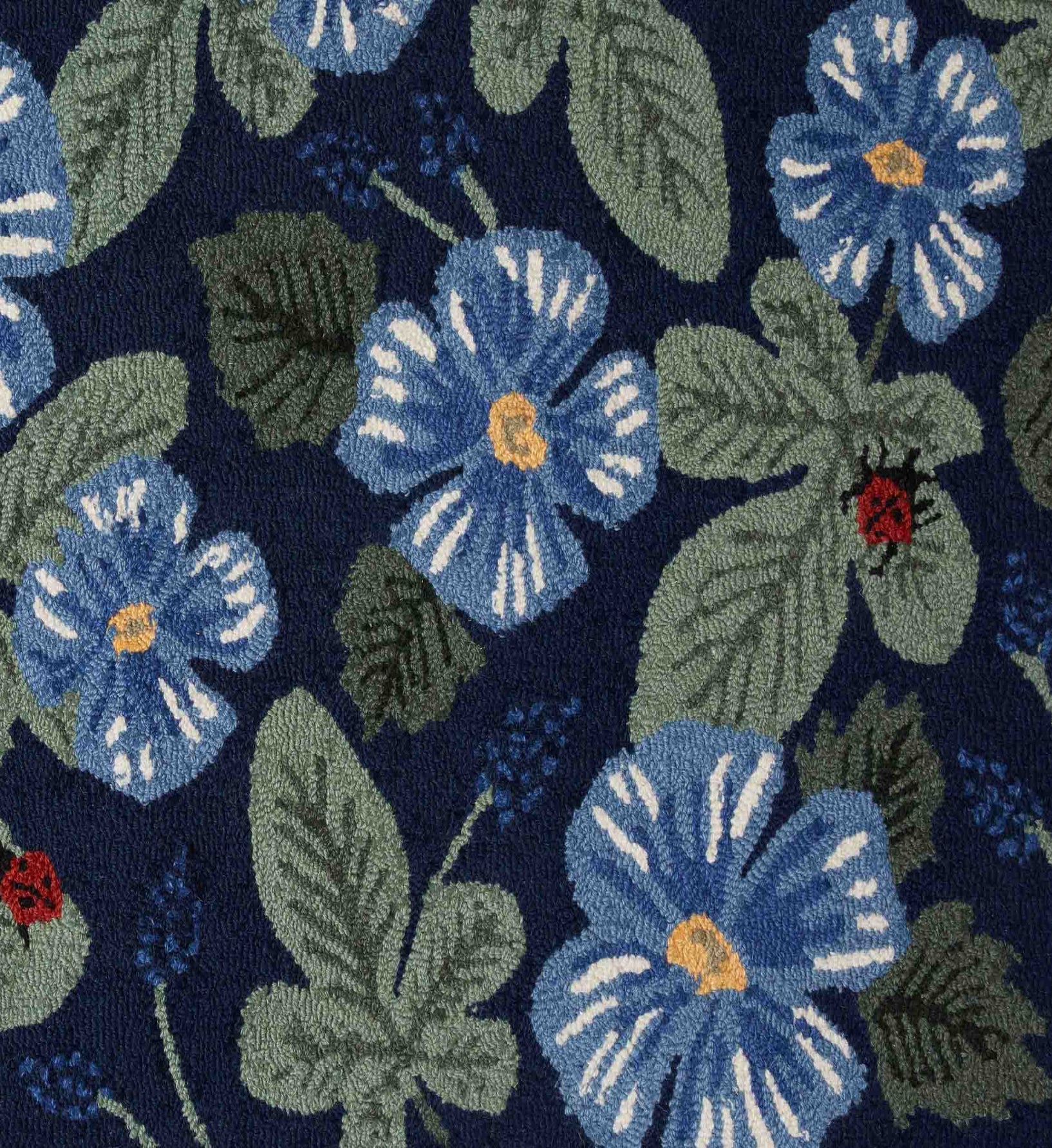 Minnie Fig Leaf Wool-Hooked Rug - Navy