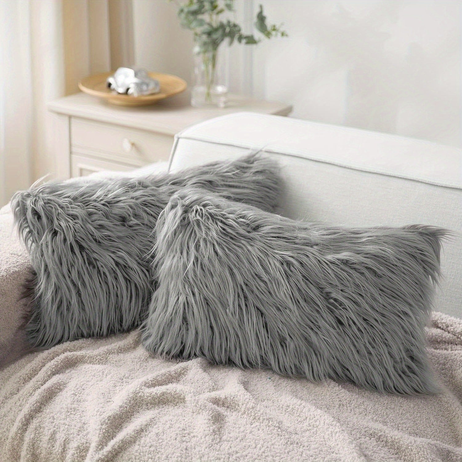 Faux Fur Throw Pillow Covers Pack of 2 ¨C Luxury Soft Fluffy Decorative Cushion Covers for Couch Bed Sofa, Pet Friendly, Zipper Closure