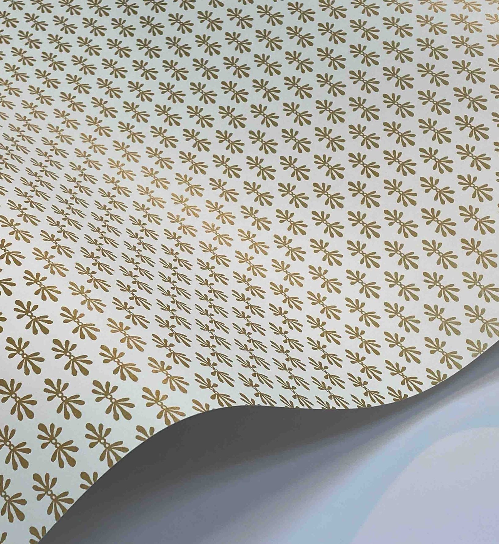 Petal Wallpaper - White & Metallic Gold