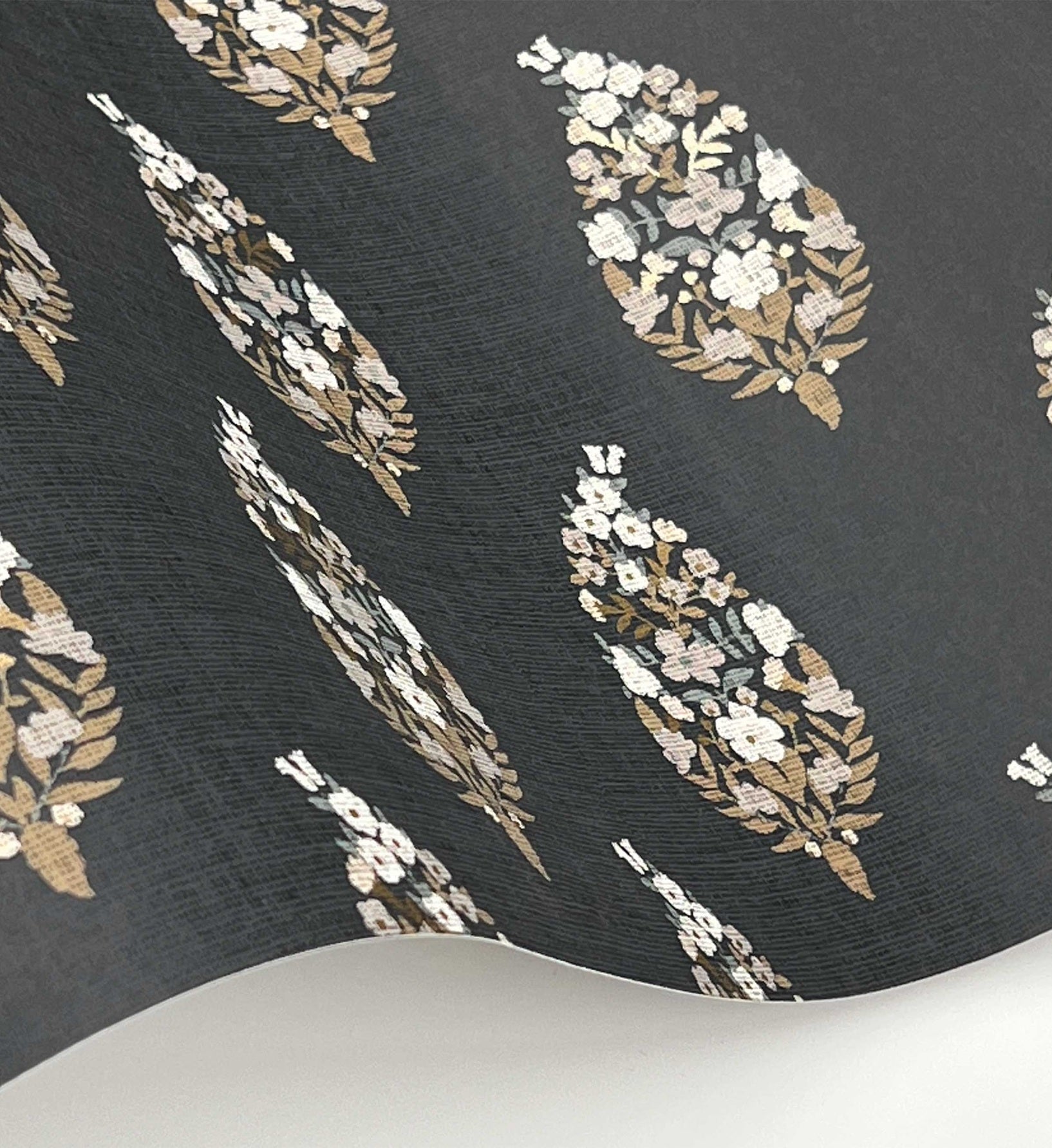 Paisley Wallpaper - Black
